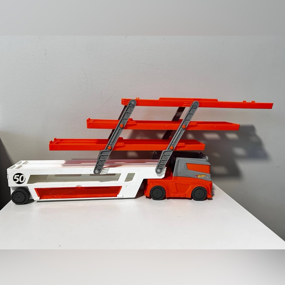 Hot Wheels Mega Hauler